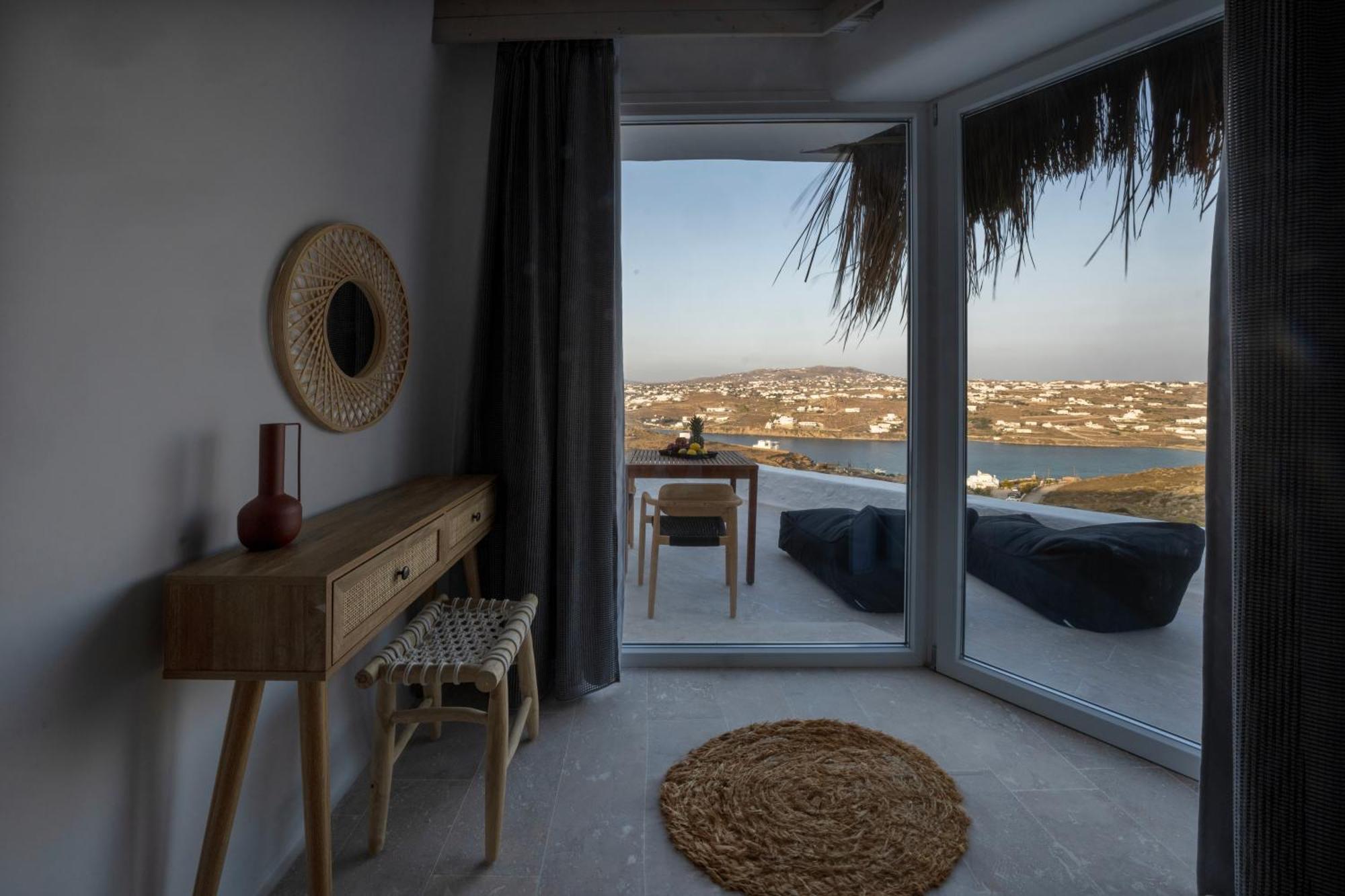 White Stone Mykonos Hotel Agios Ioannis Diakoftis ภายนอก รูปภาพ